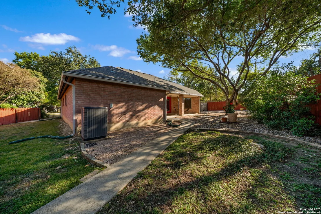 Photo of 1902 Indian Meadows Dr
