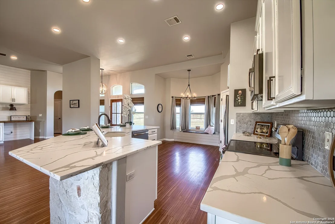 Photo of 240 Glory Lane