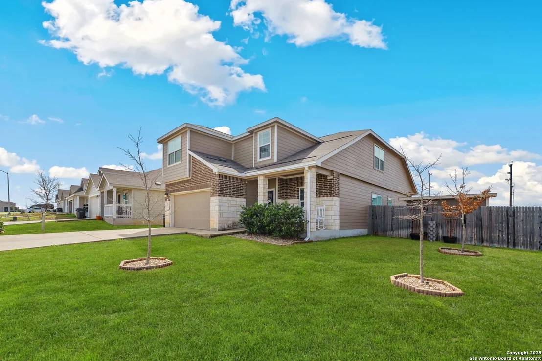 Photo of 11903 PEWEE