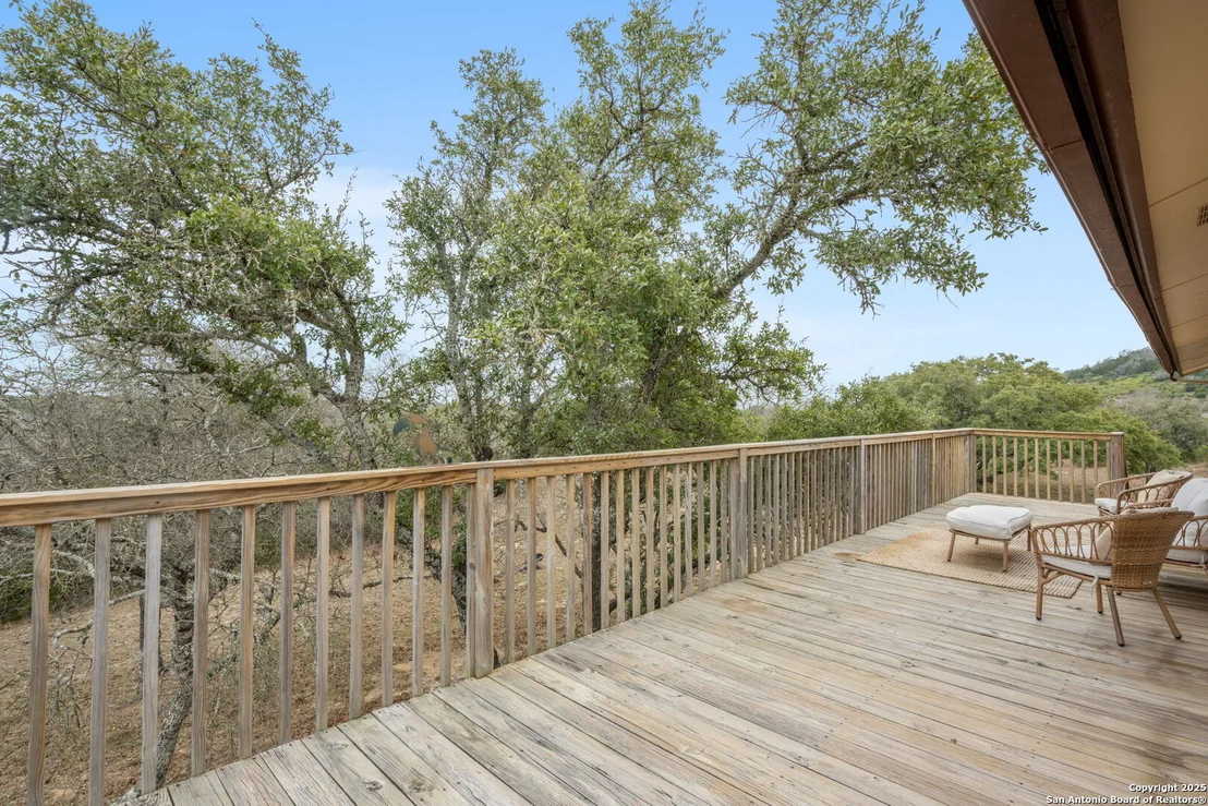 Photo of 404 Lake Side Circle