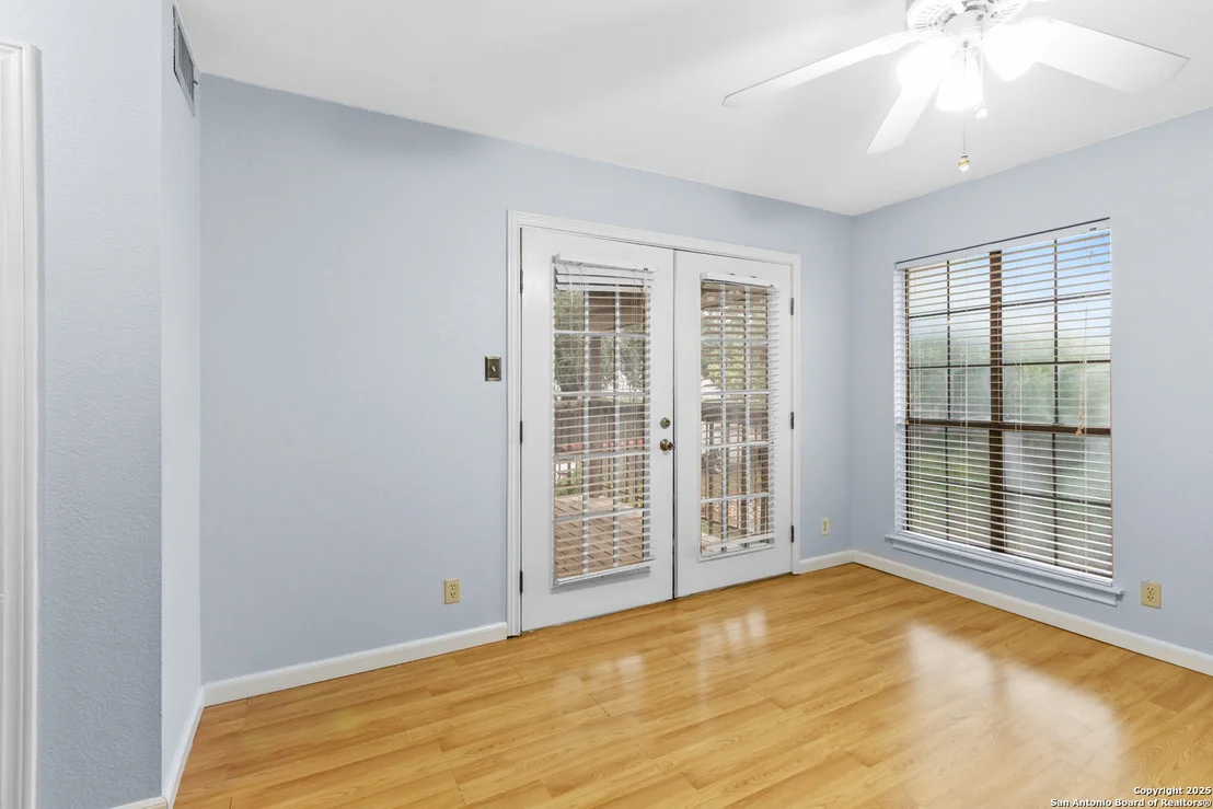 Photo of Unit 4 at 8611 Datapoint