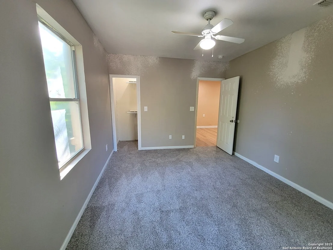 Photo of 9235 Lasswell