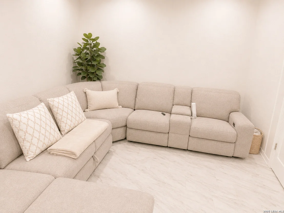 Photo of 1603 Oak Willow
