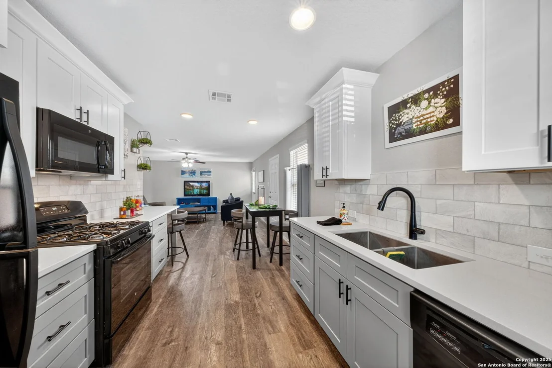 Photo of 14911 Cologne Mill