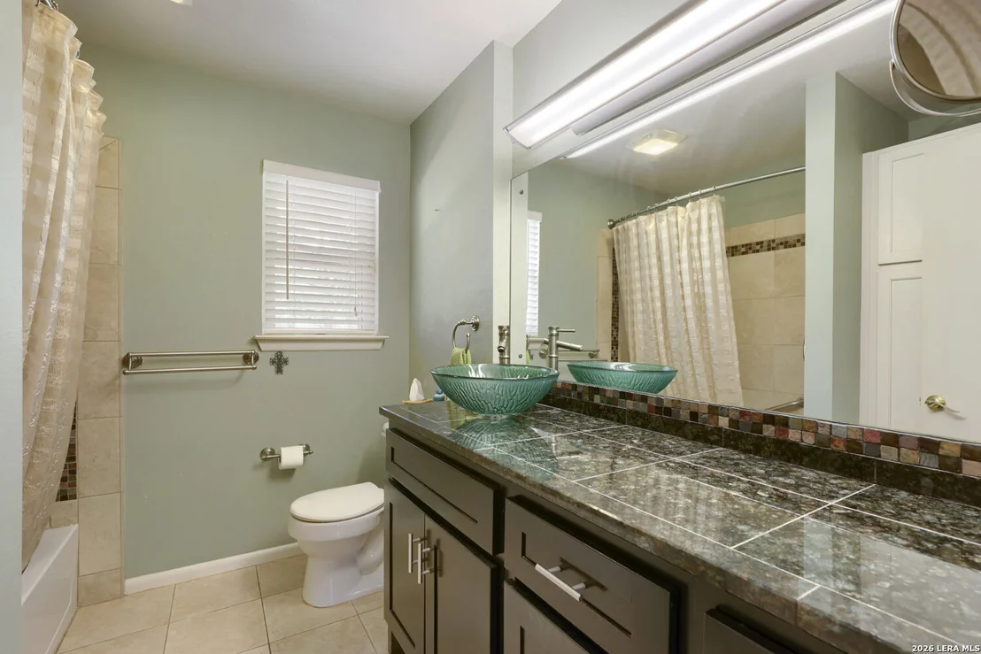 Photo of 105 HARRIETT DR