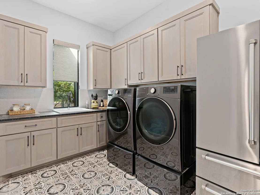 Photo of 207 River Bend