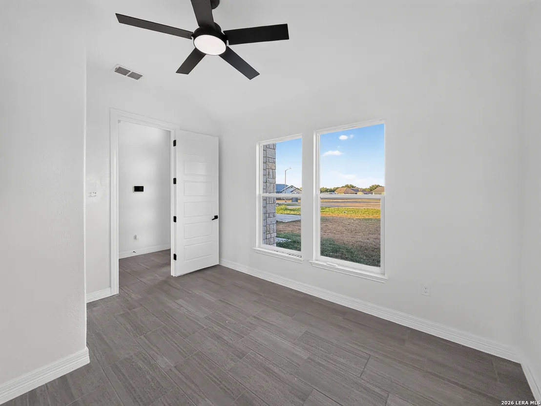 Photo of 100 W MEDIUM MEADOW DR