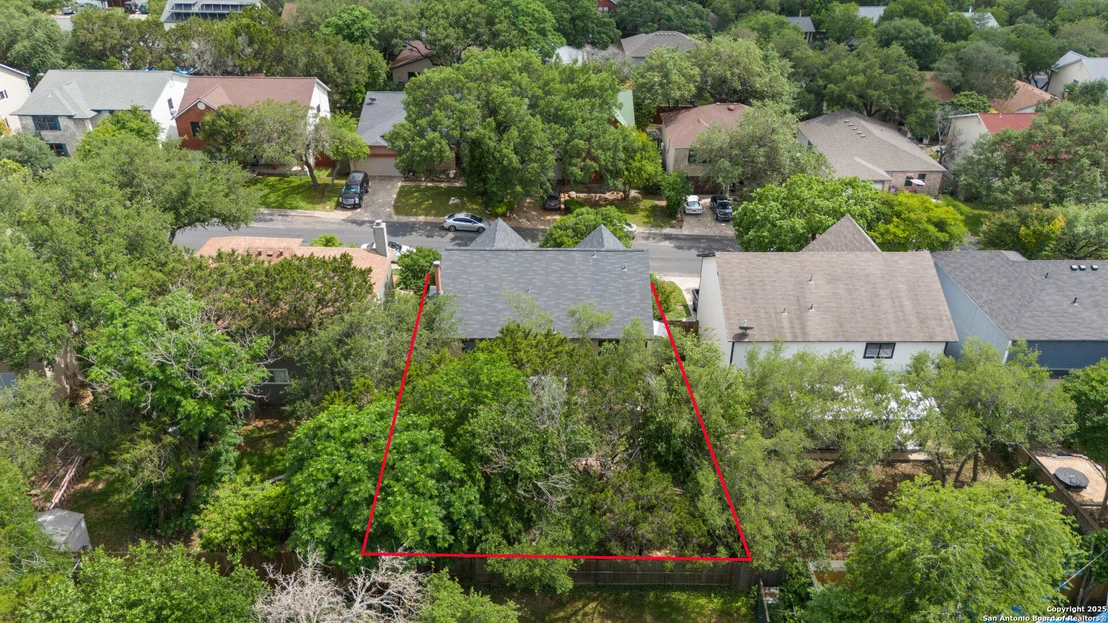 Photo of 7705 Wood Bluff