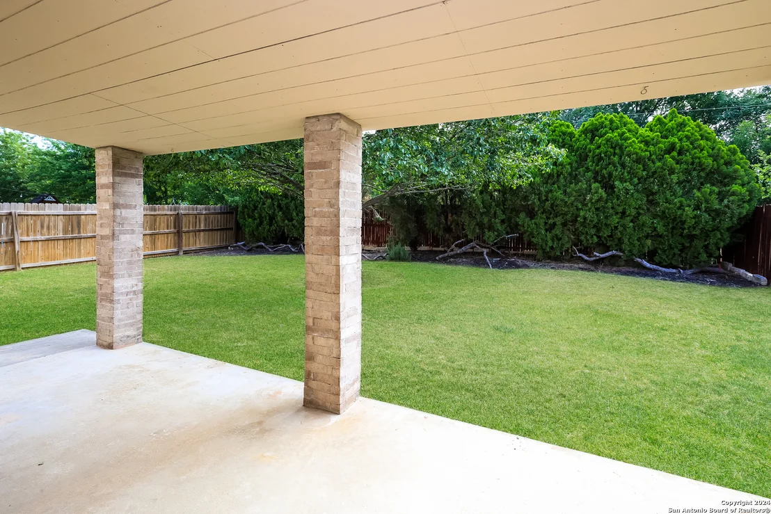 Photo of 10906 HILLSDALE LOOP