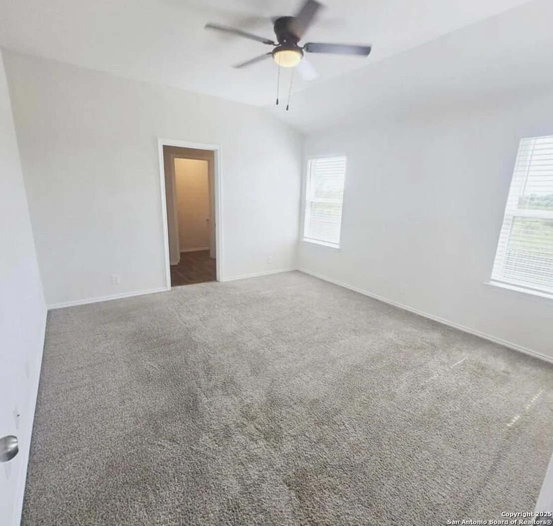 Photo of 437 Middle Green