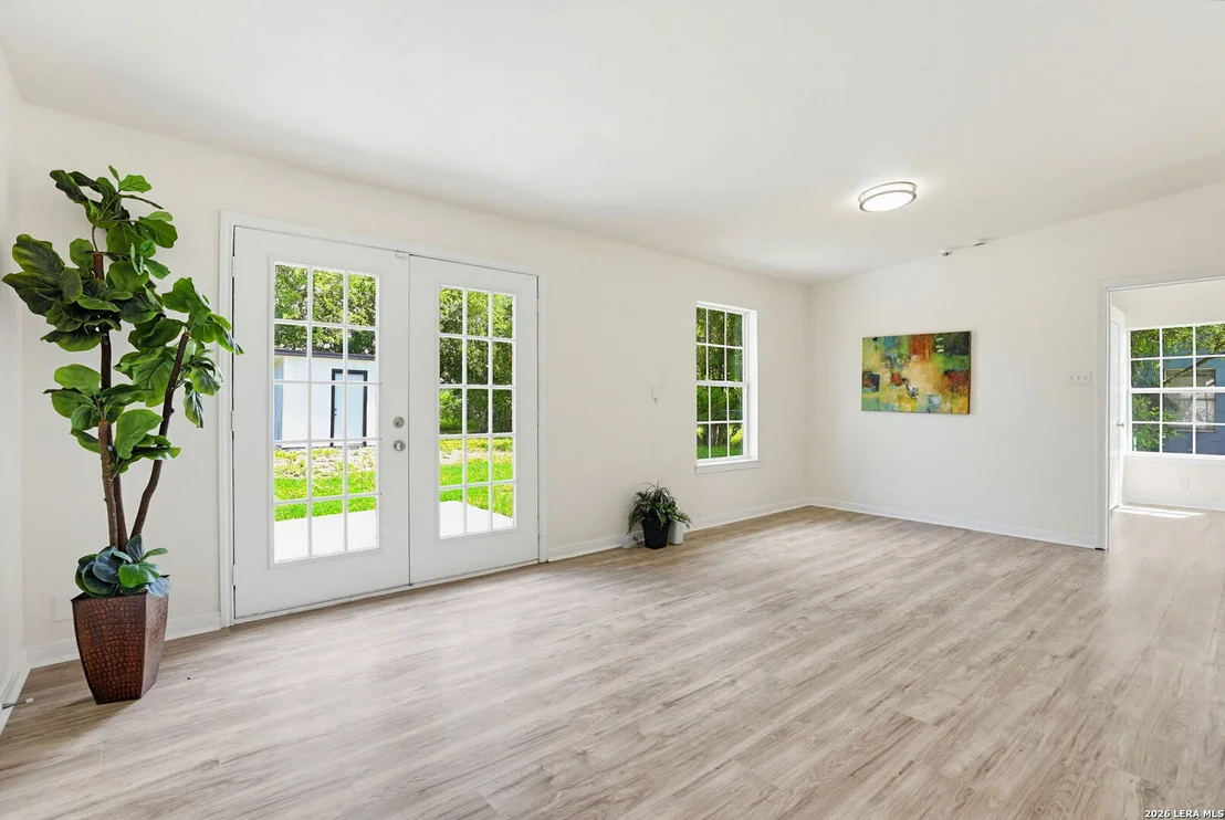 Photo of 130 CHADWICK DR