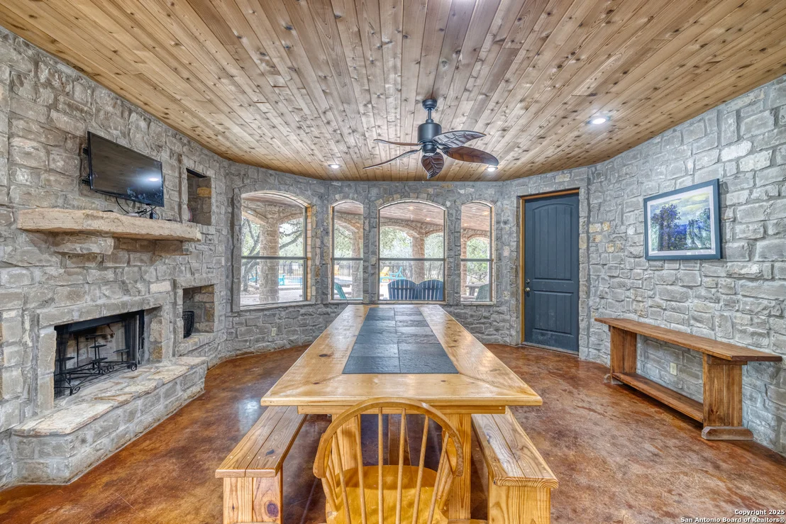Photo of 241 Mountain Laurel