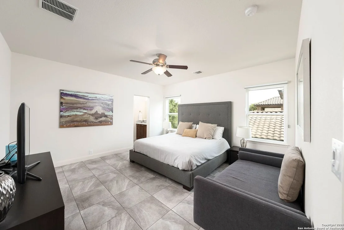 Photo of 6331 granada