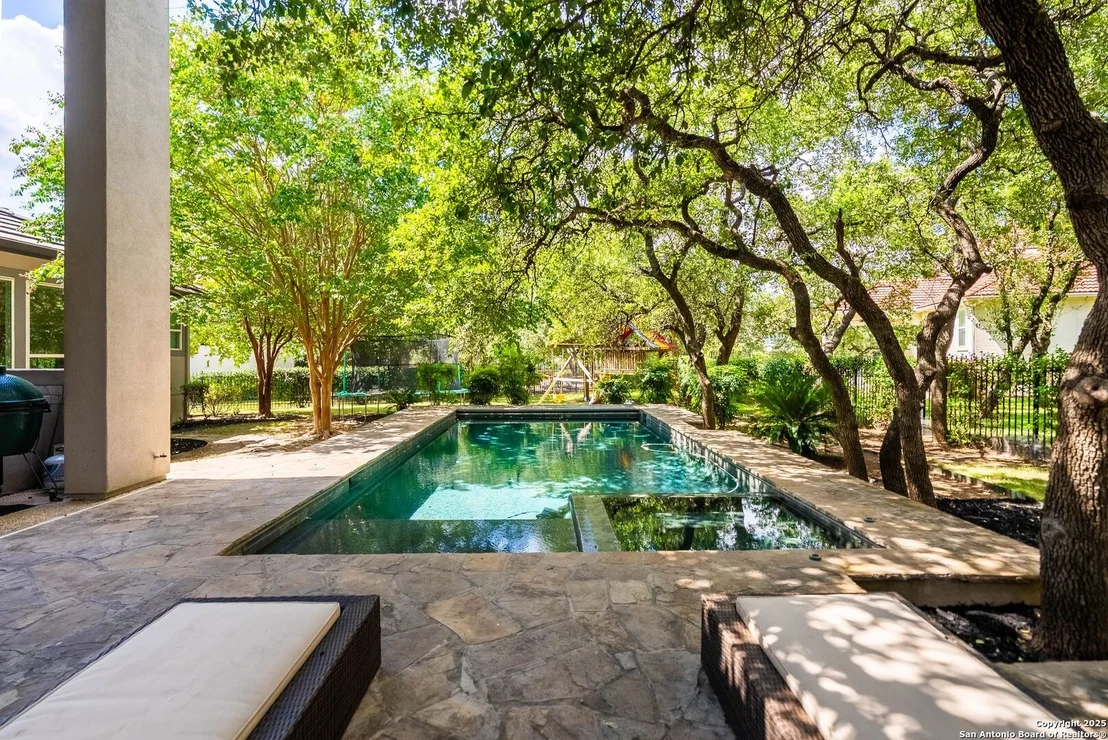 Photo of 6331 granada