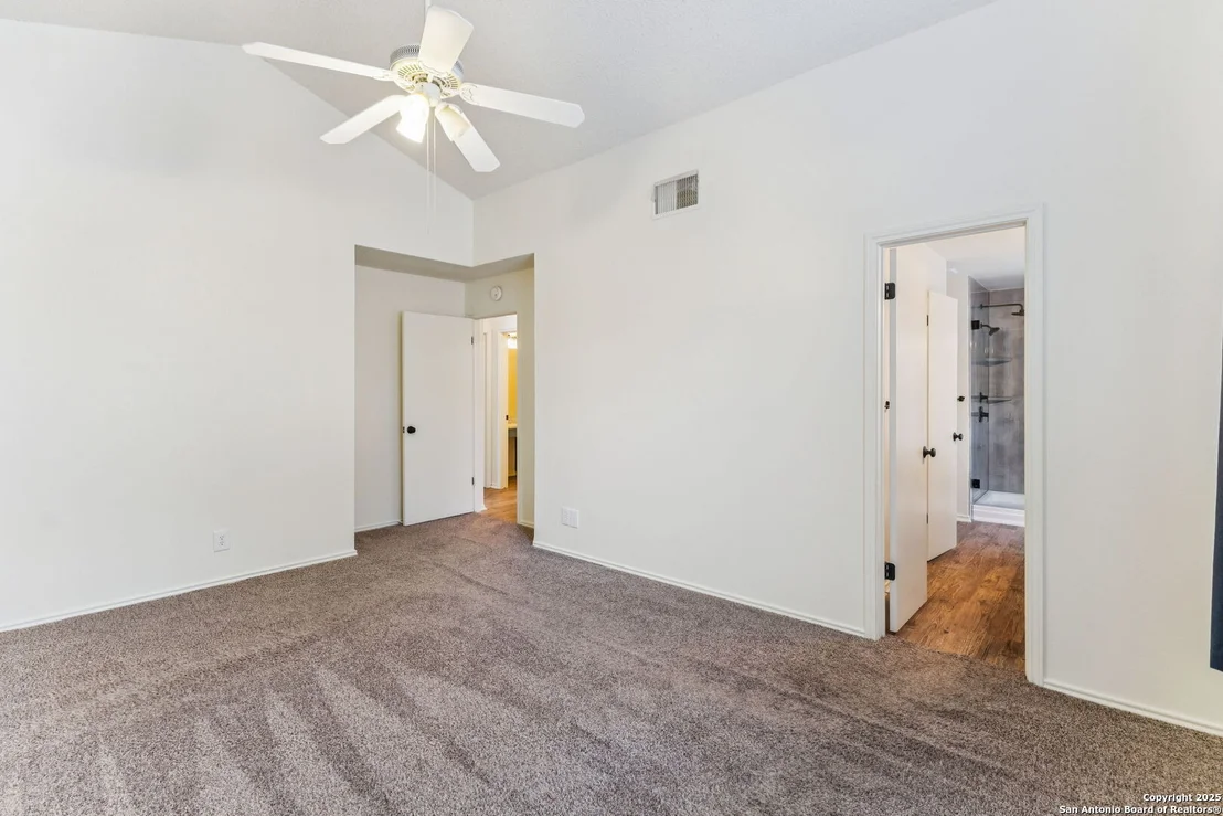 Photo of 7009 Jefferson Ridge
