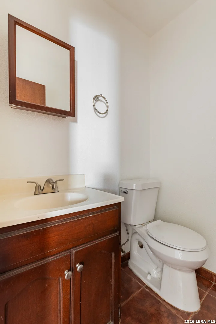 Photo of 121 Falcon Blvd