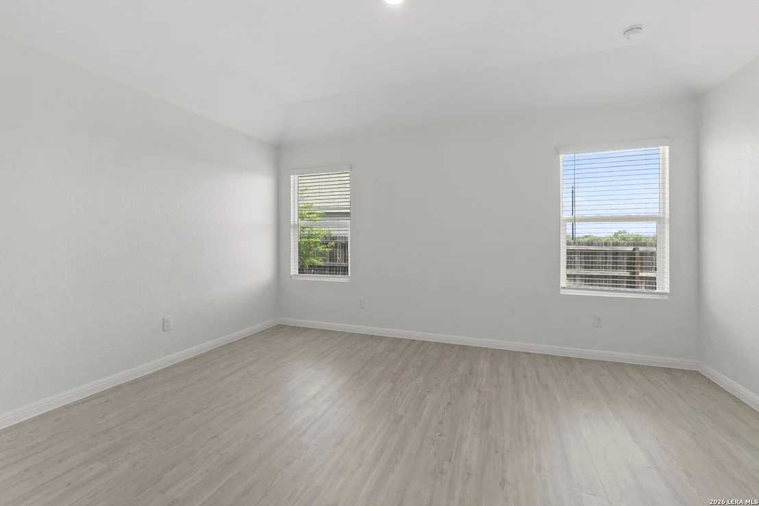 Photo of 105 OLYMPIC CV