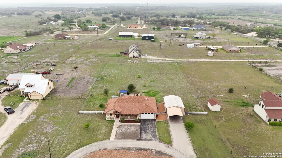 Photo of 861 County Road 464