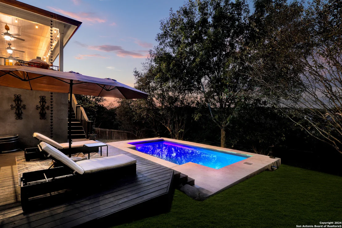 Photo of 3607 Sunset Cliff