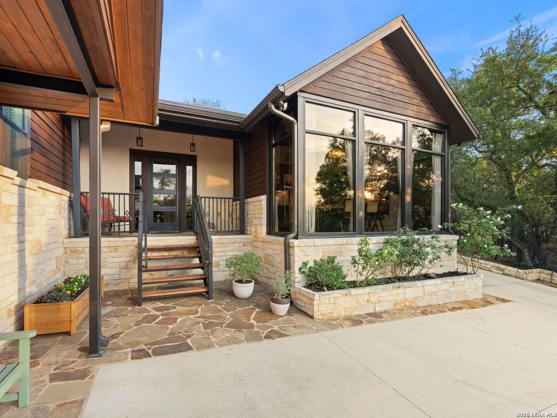 Photo of 1146 VICTORIA LN