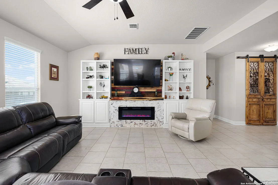Photo of 124 White Rock
