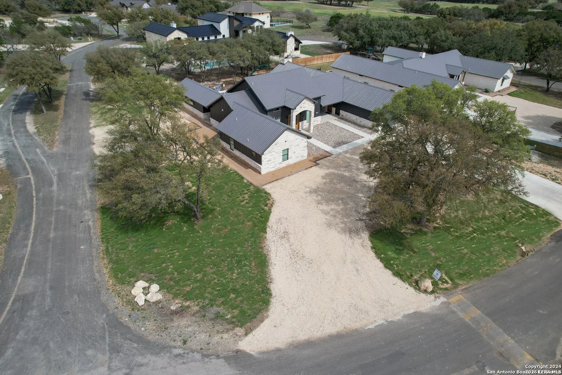 Photo of 1450 Mountain Valley