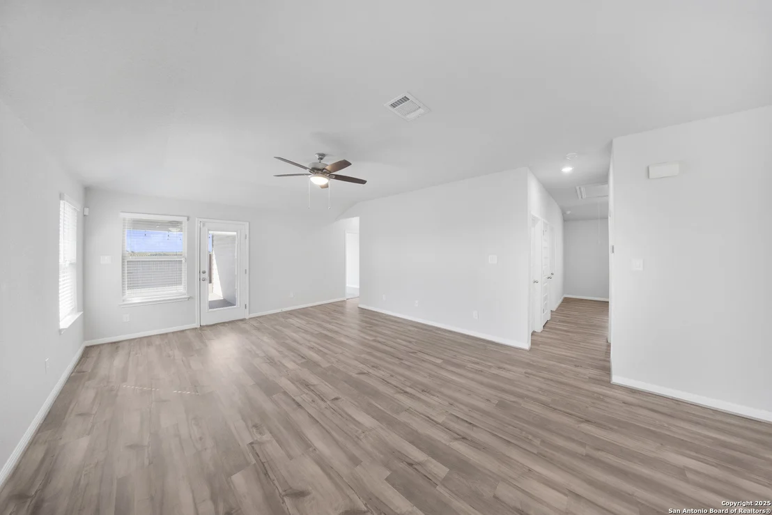 Photo of 752 Clara Park
