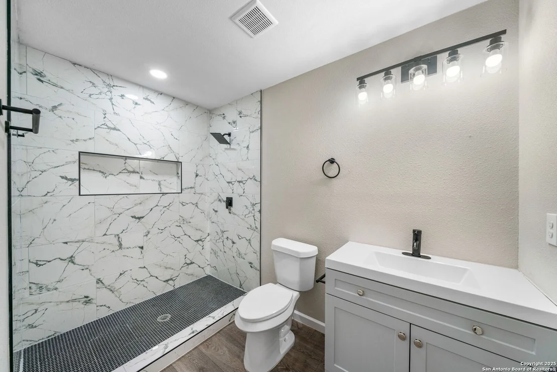 Photo of 239 NELSON AVE