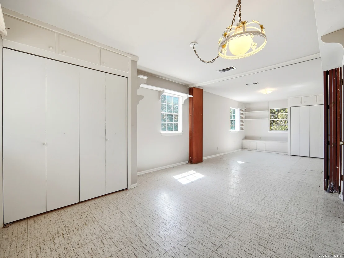 Photo of 300 Avenue M