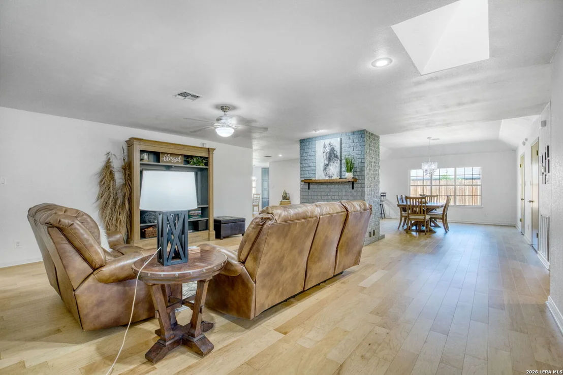 Photo of 205 EDGEWOOD DR