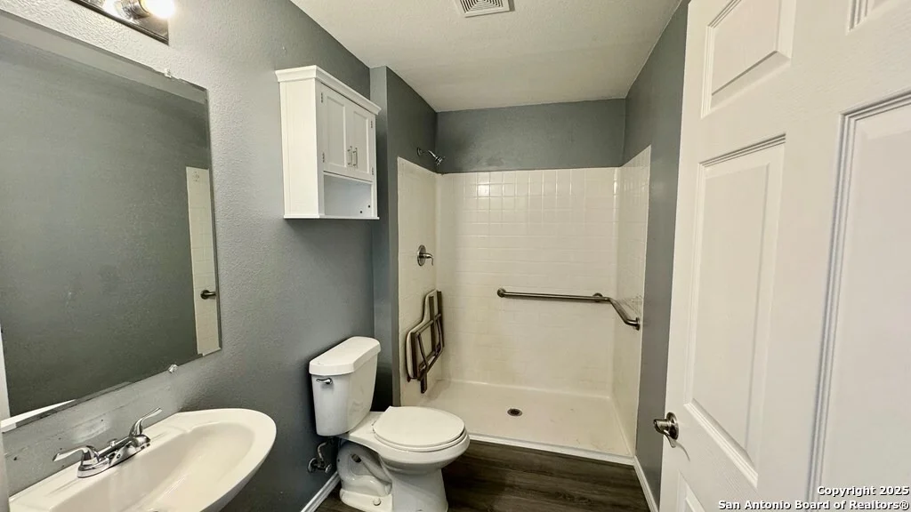 Photo of 807 N AVE D