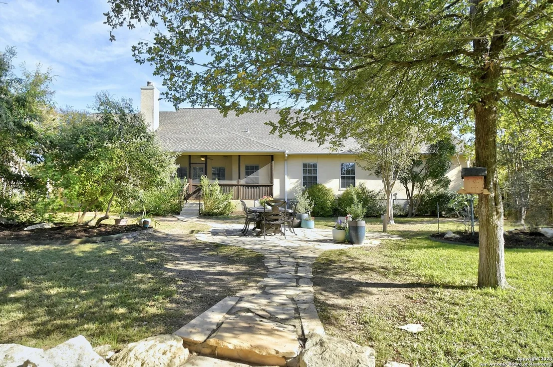 Photo of 25827 White Eagle Dr