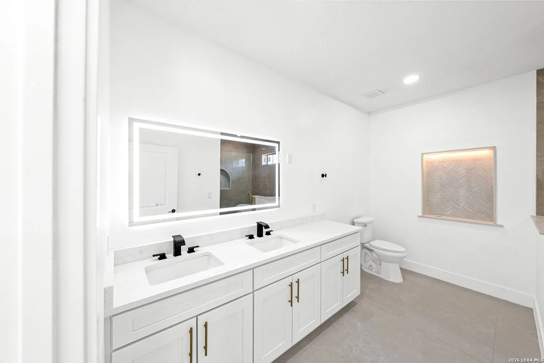 Photo of 7166 Newman Blvd
