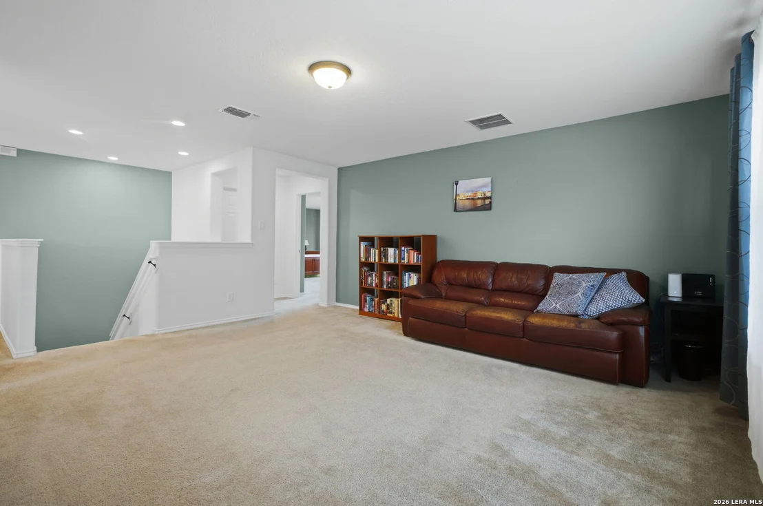 Photo of 20331 Roche Oak