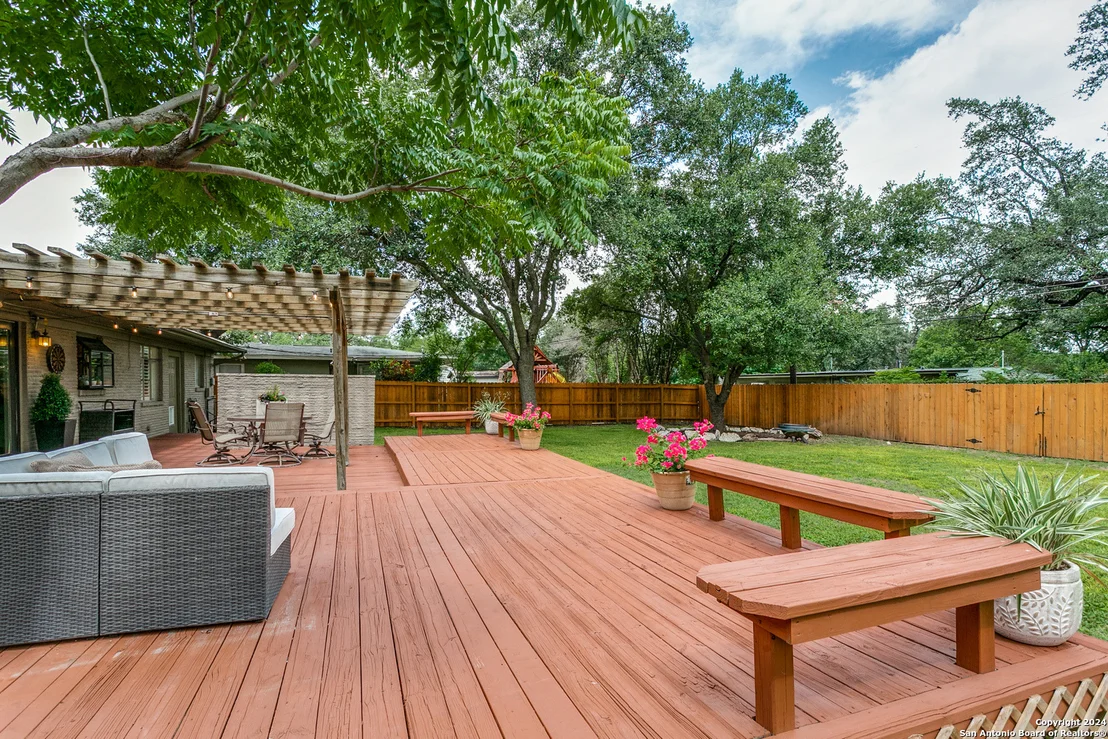 Photo of 423 NORTHRIDGE DR