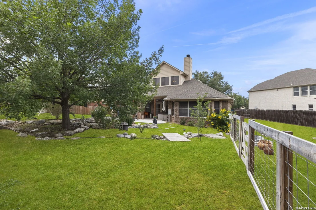 Photo of 266 MAIDSTONE CV