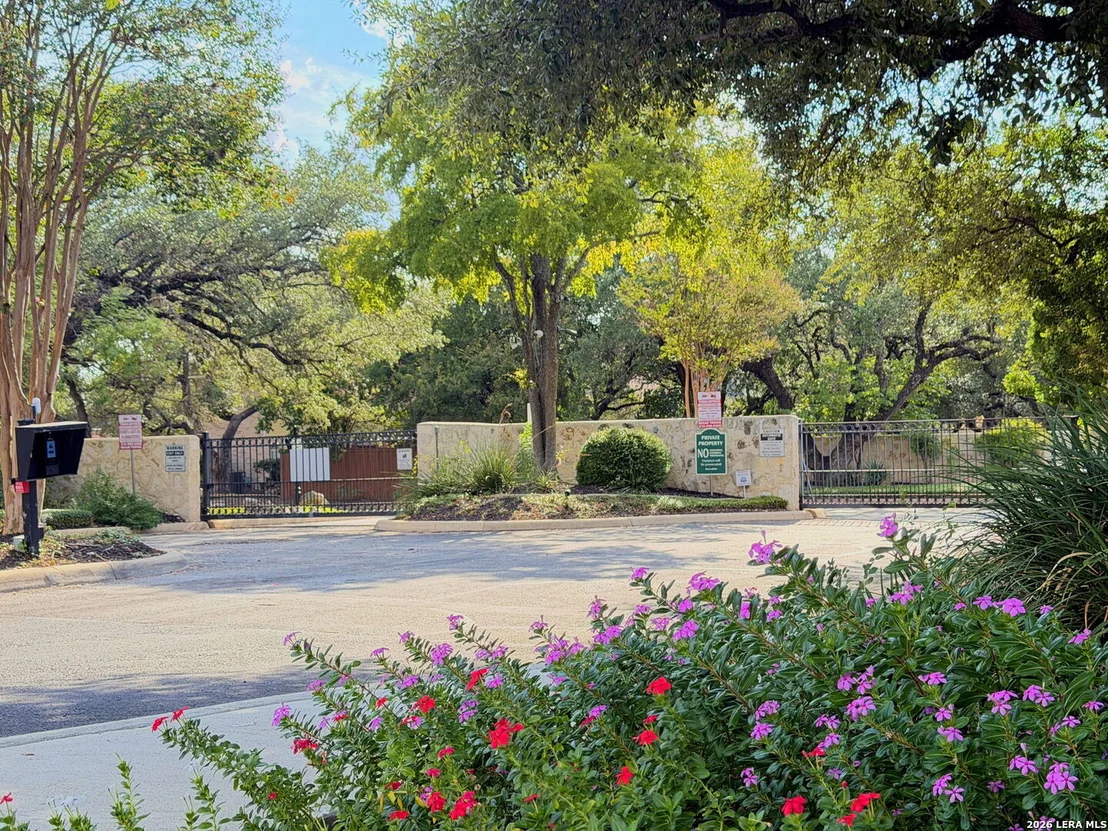 Photo of 1307 Bluff Forest