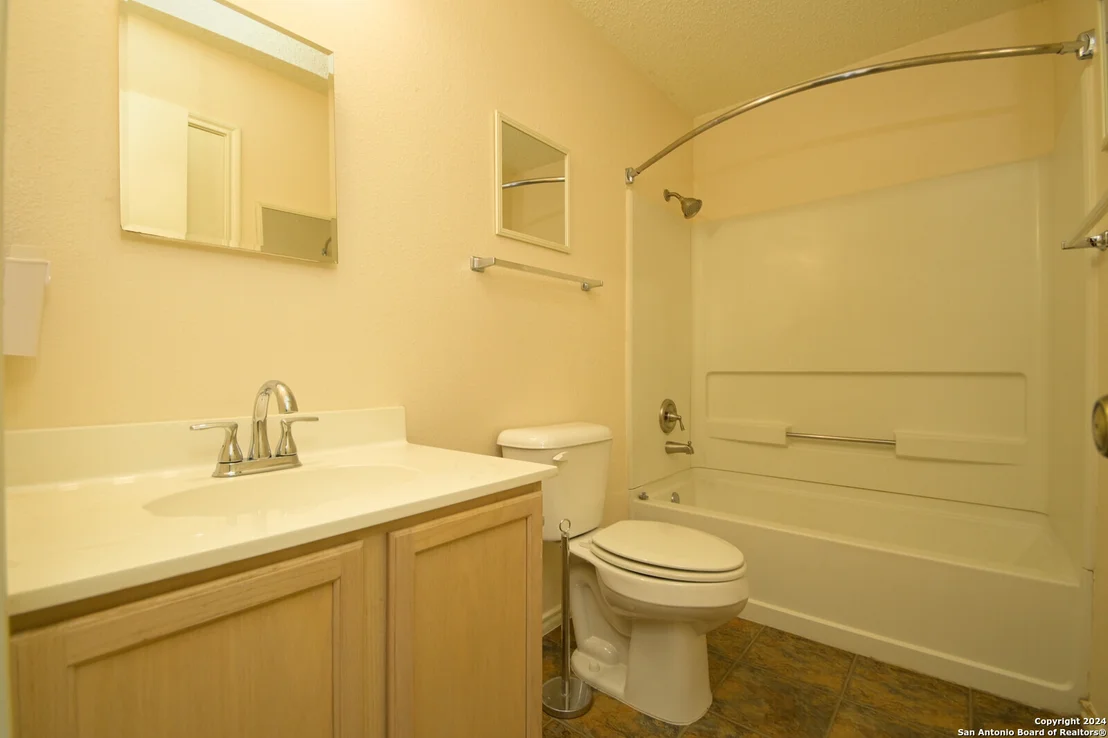 Photo of 7724 Wood Bluff