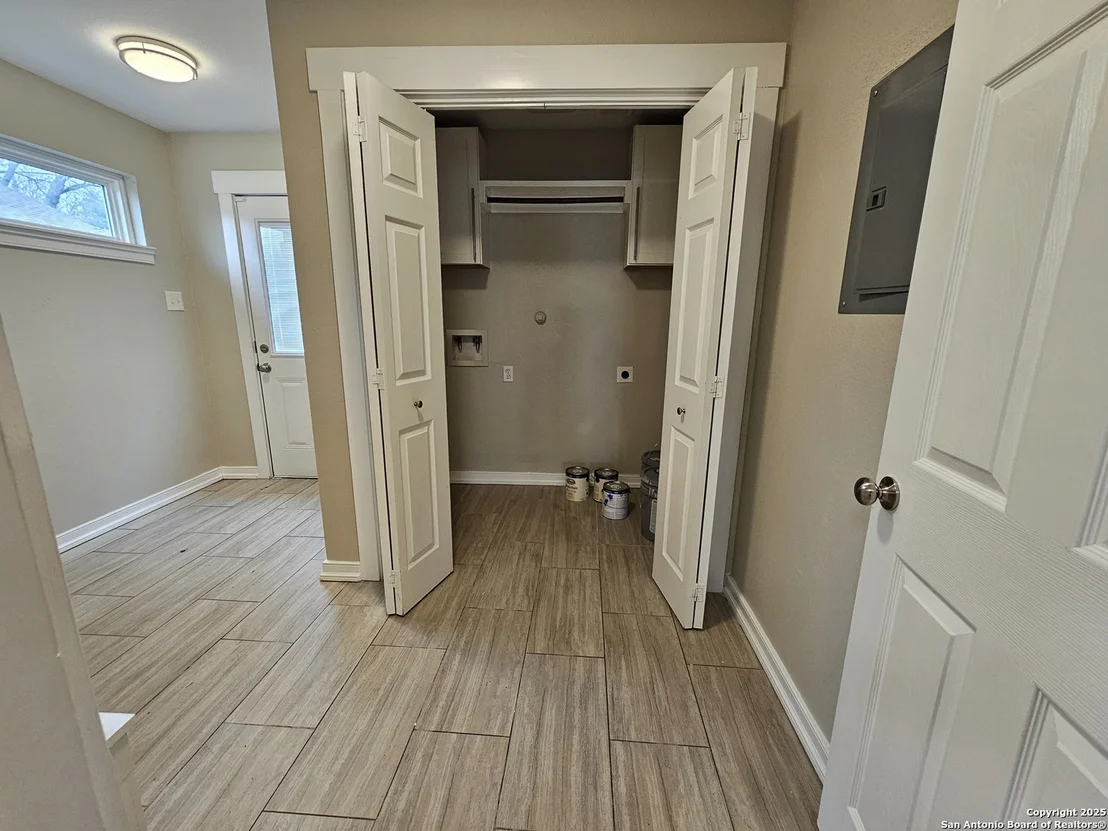Photo of 4751 Lark