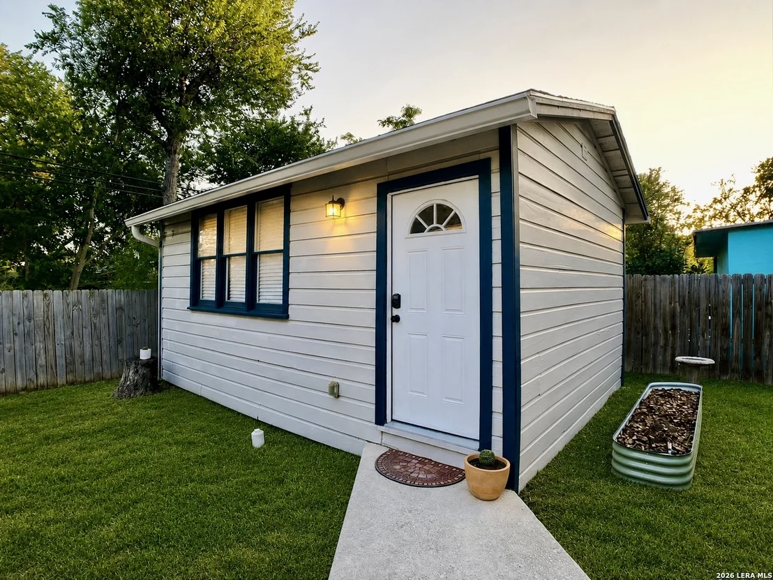 Photo of 838 Clower