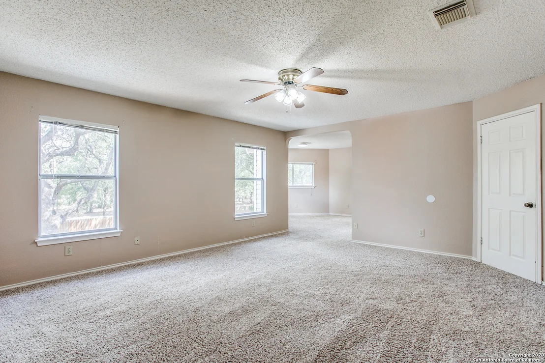 Photo of 261 SAMANTHA DR
