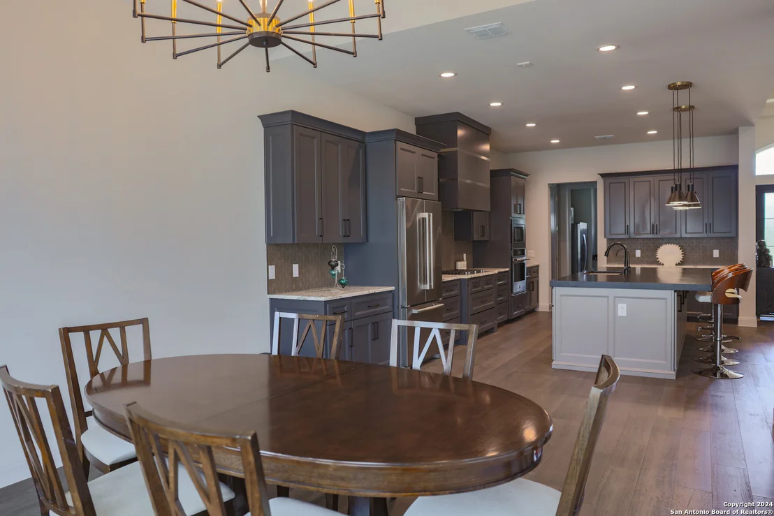 Photo of 7206 BLUFF RUN
