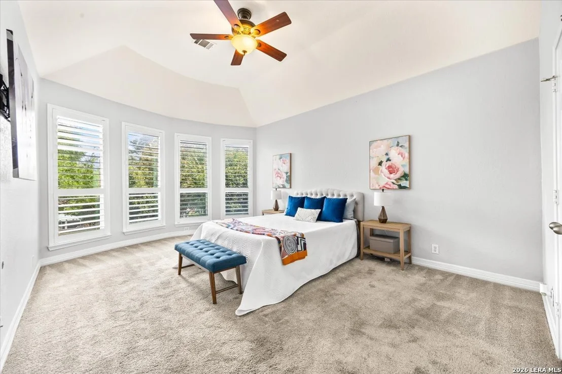 Photo of 430 White Cyn