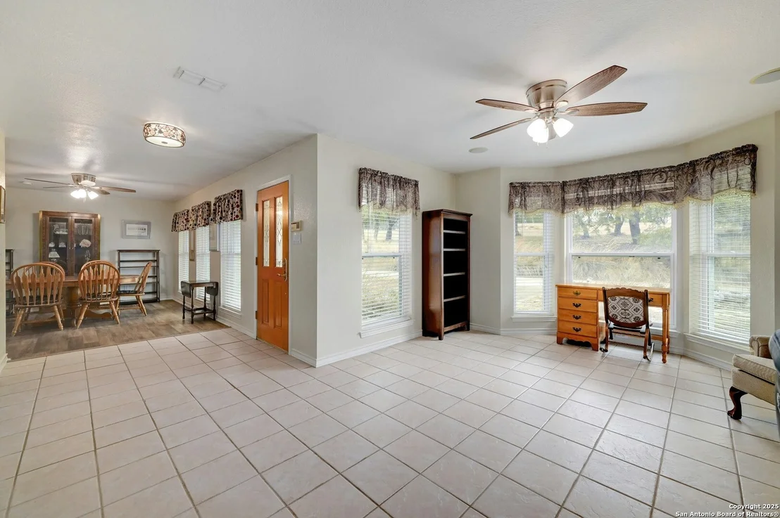 Photo of 315 Greenleaf Dr