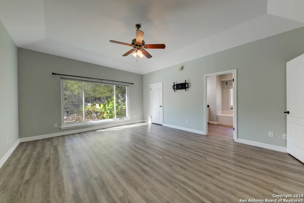 Photo of 172 LAKE FRONT DR
