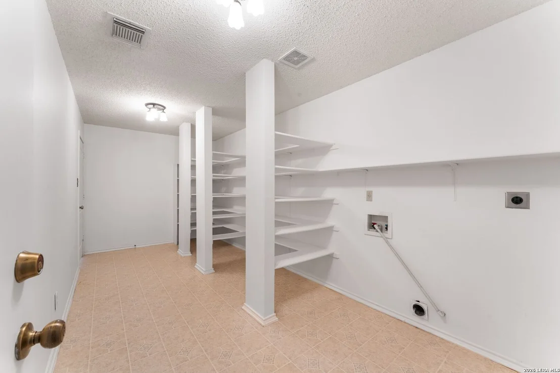 Photo of 1632 Willow Top