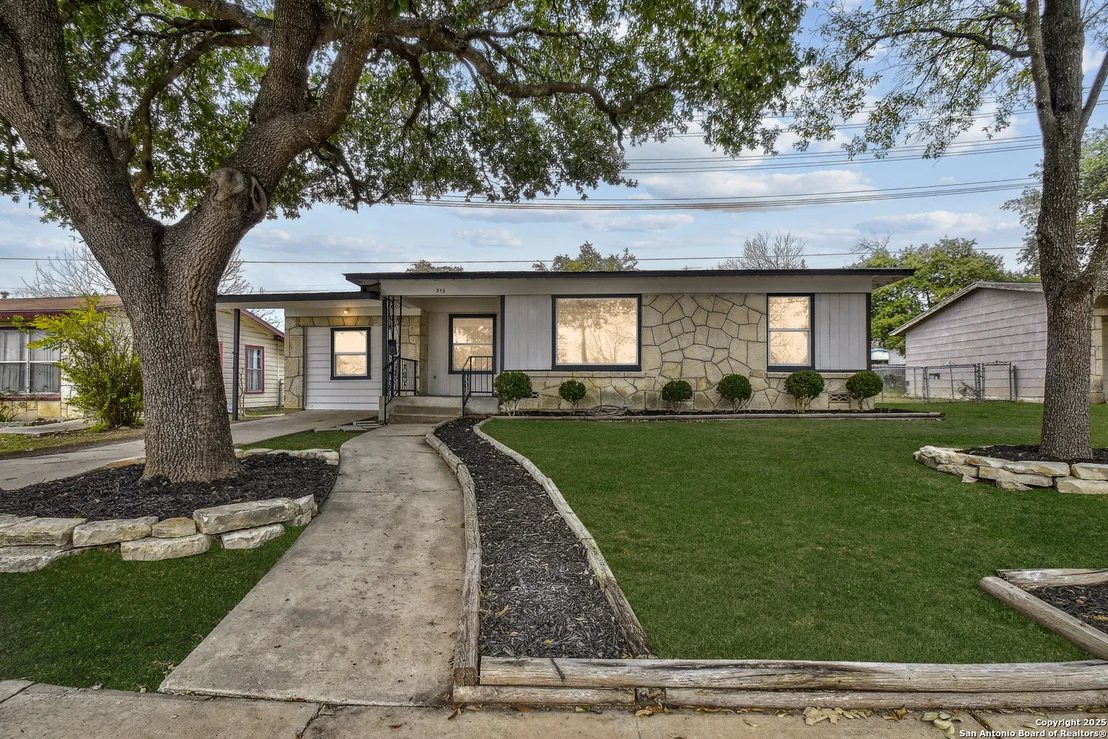 Photo of 315 Latch Drive