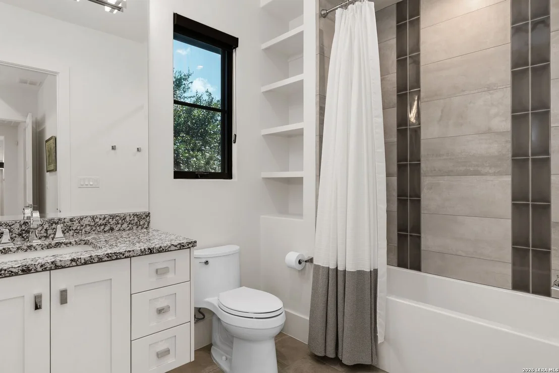 Photo of 121 Greystone Pt