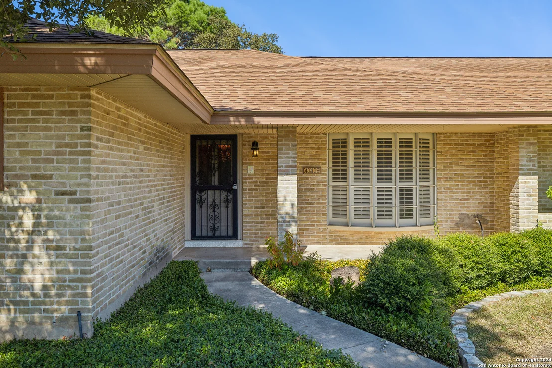 Photo of 449 GOLFCREST