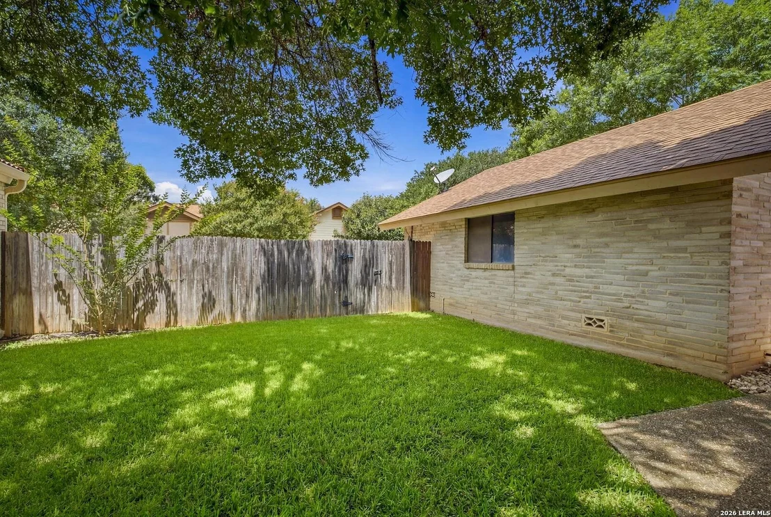 Photo of 3711 HUNTERS CIR